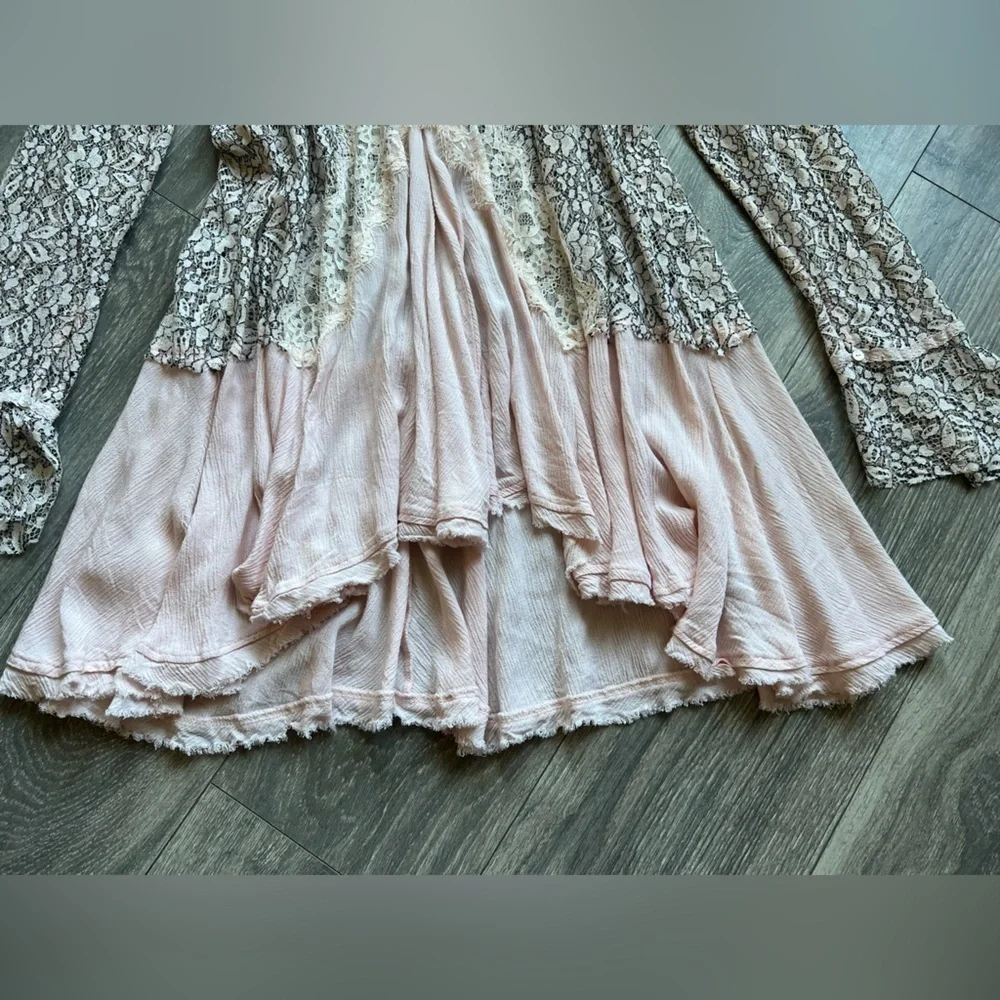 Free People Tell Tale Keyhole Gauzy Eyelash Lace Trapeze Dress in Pearl L